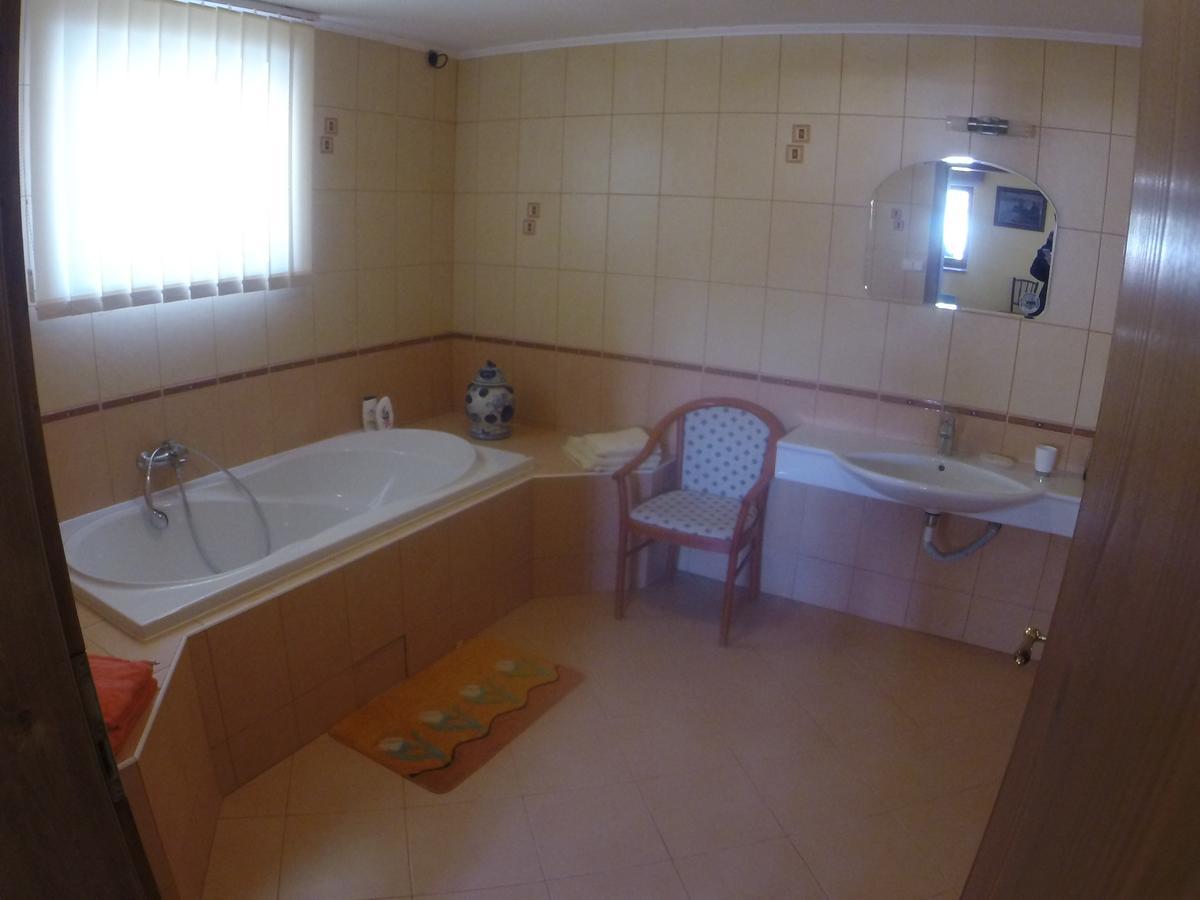 Apartment U Videmanu Ponikla Екстер'єр фото